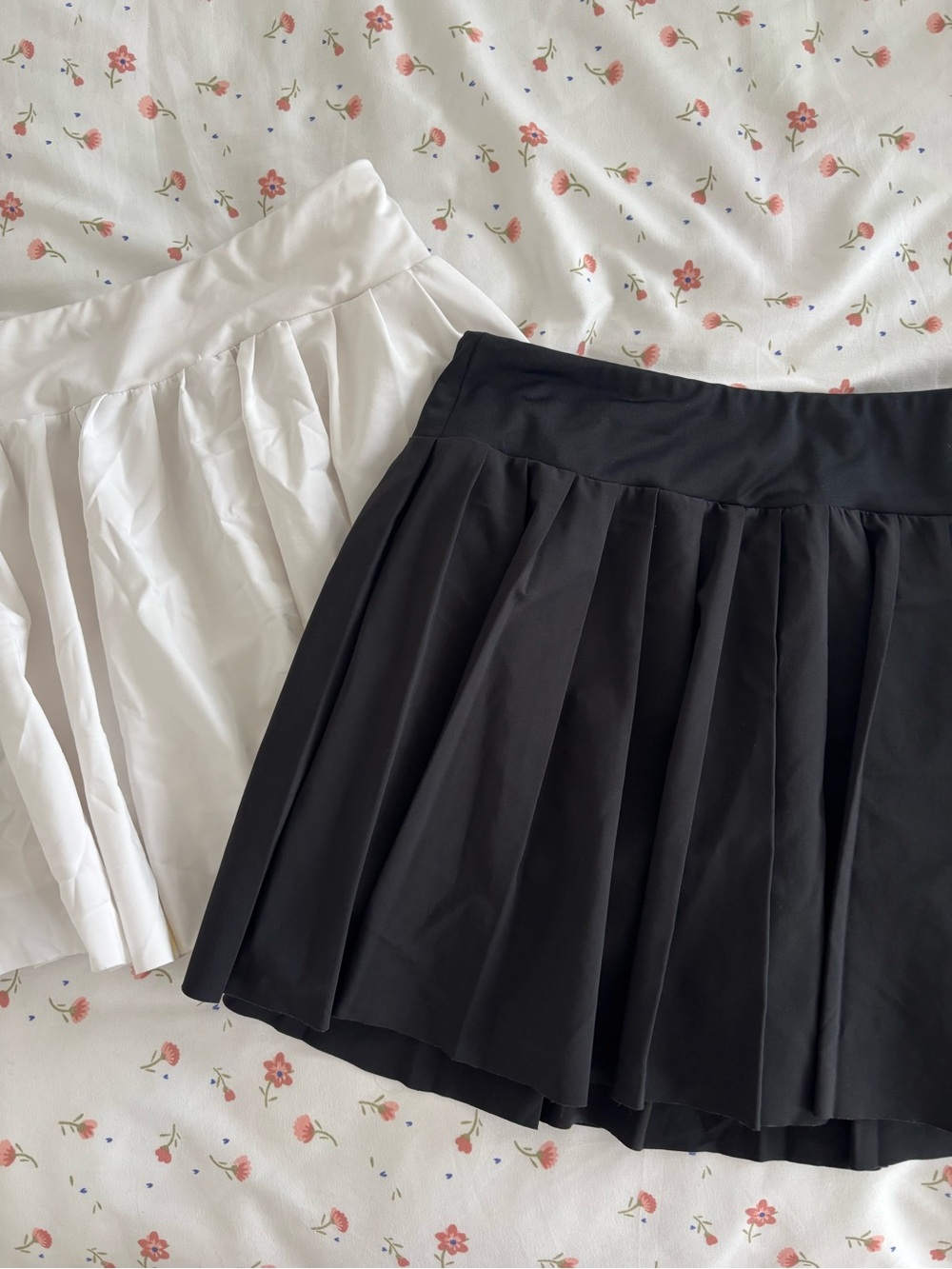DSG girls 2 pack pleated mini skorts (fits like women xs-s) 𝜗𝜚